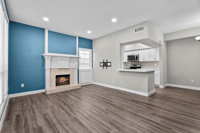 1881 Bering Drive 55, Houston, TX 77057