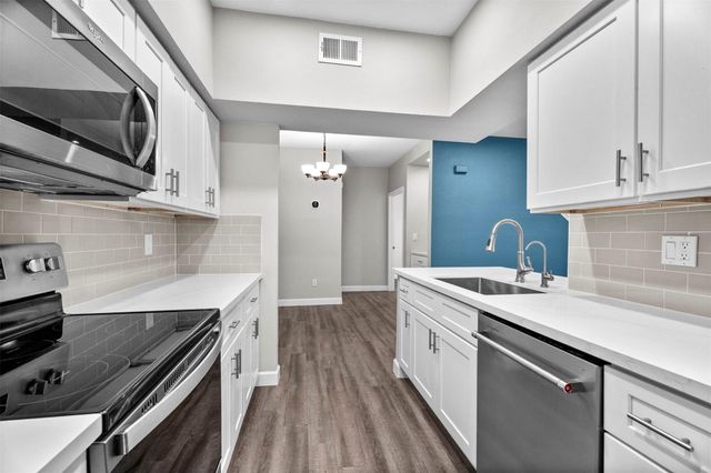 1881 Bering Drive 55, Houston, TX 77057