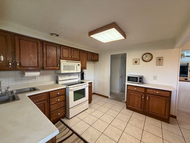 121 W Patty LANE, Monroeville, PA 15146