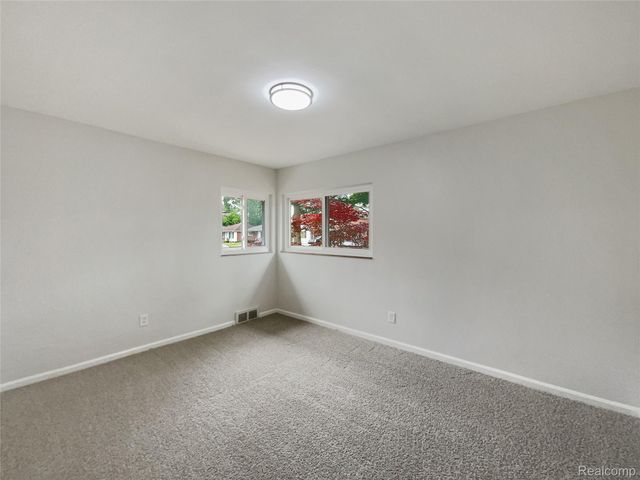 23880 Moritz Street, Oak Park, MI 48237