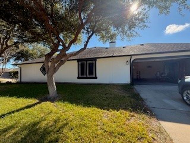 7001 Madiera Dr, Corpus Christi, TX 78414