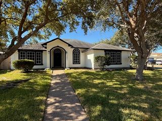 7001 Madiera Dr, Corpus Christi, TX 78414