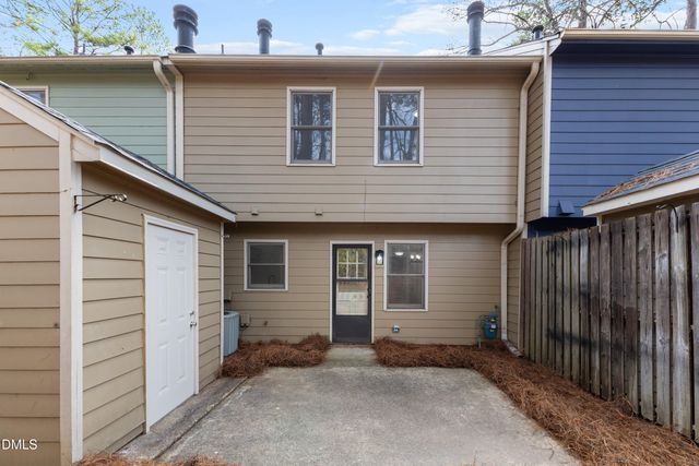 5529 Hamstead Crossing, Raleigh, NC 27612