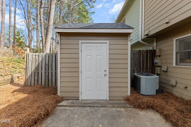 5529 Hamstead Crossing, Raleigh, NC 27612