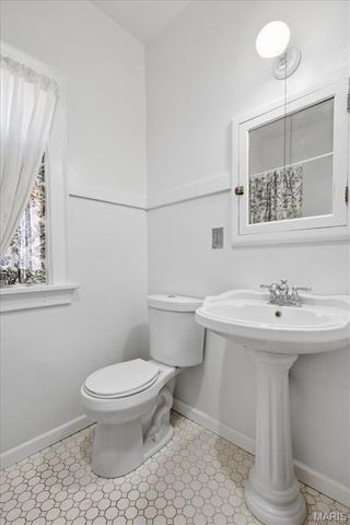 619 Carson Road, Ferguson, MO 63135