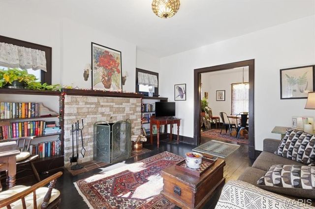 619 Carson Road, Ferguson, MO 63135