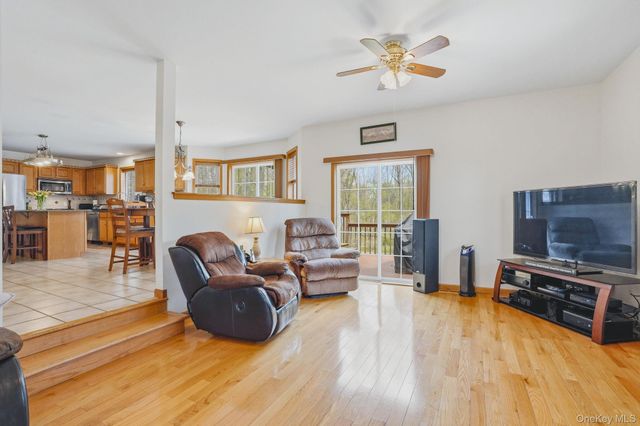 11 Peacock Circle, Washingtonville, NY 10992