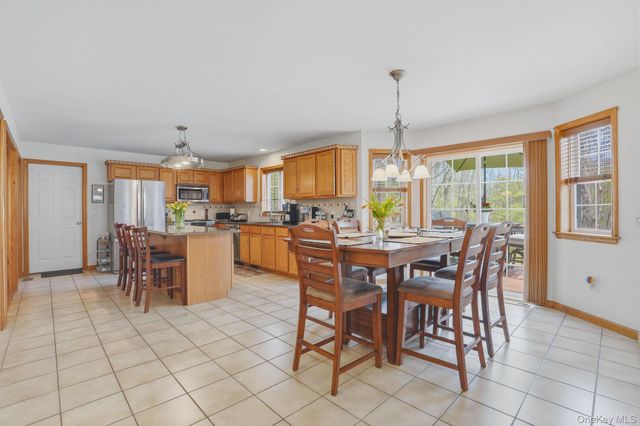 11 Peacock Circle, Washingtonville, NY 10992