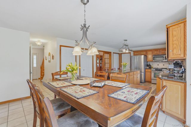 11 Peacock Circle, Washingtonville, NY 10992