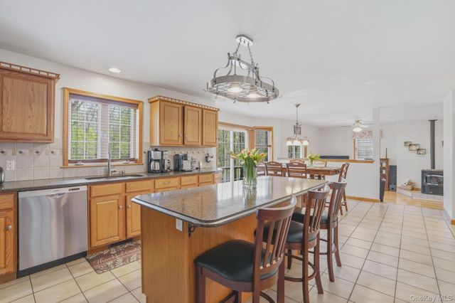 11 Peacock Circle, Washingtonville, NY 10992