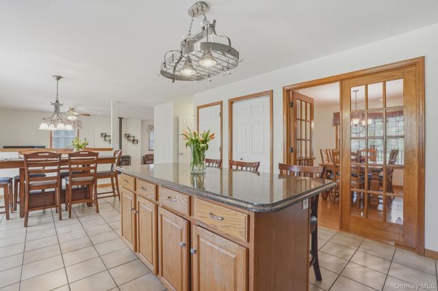 11 Peacock Circle, Washingtonville, NY 10992