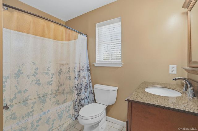 11 Peacock Circle, Washingtonville, NY 10992