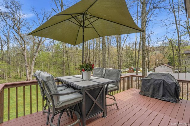 11 Peacock Circle, Washingtonville, NY 10992