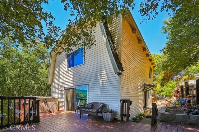 463 Delle Drive, Crestline, CA 92325