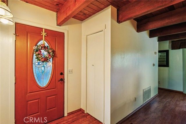 463 Delle Drive, Crestline, CA 92325