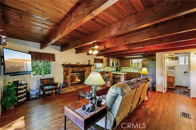 463 Delle Drive, Crestline, CA 92325