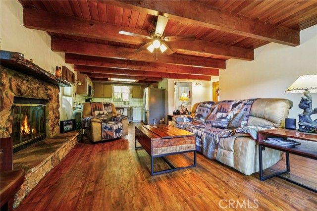 463 Delle Drive, Crestline, CA 92325