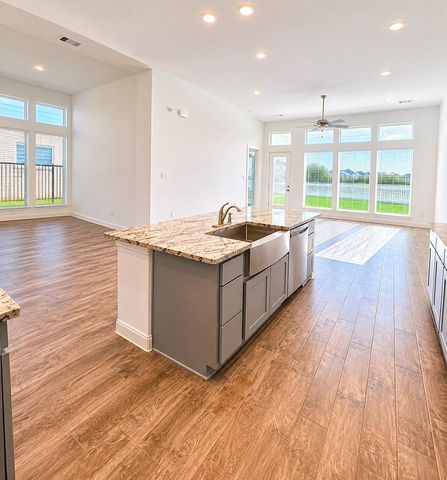2825 Golden Isle Drive, Texas City, TX 77568