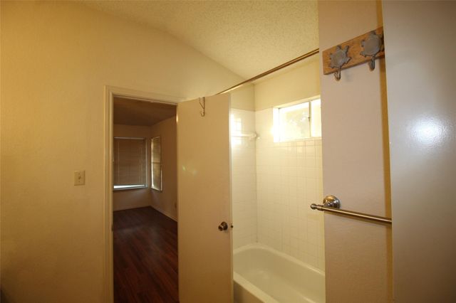 8622 PINEY CREEK BND, Austin, TX 78745