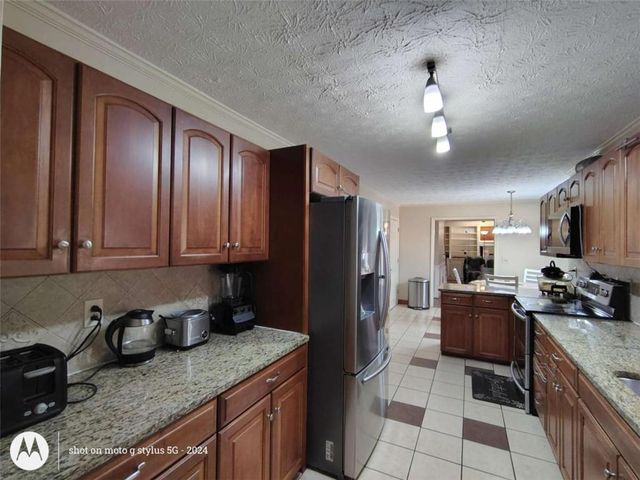 5121 Huntshire Lane, Lilburn, GA 30047