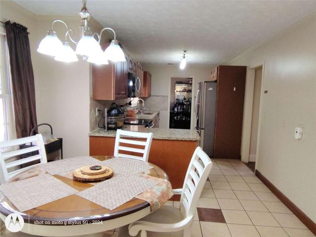 5121 Huntshire Lane, Lilburn, GA 30047