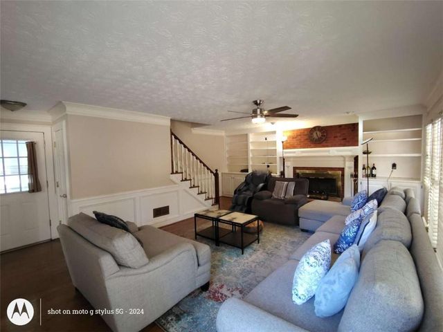 5121 Huntshire Lane, Lilburn, GA 30047