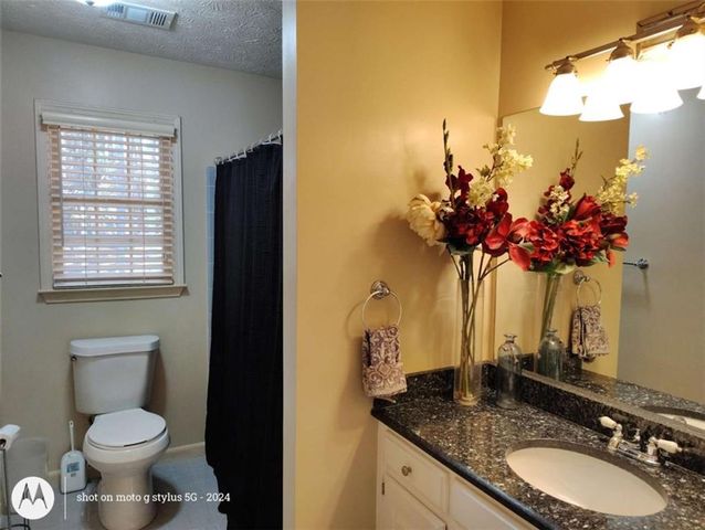 5121 Huntshire Lane, Lilburn, GA 30047