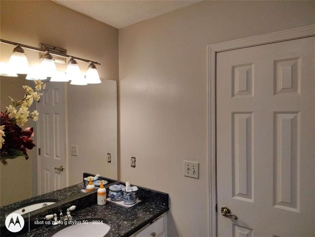 5121 Huntshire Lane, Lilburn, GA 30047