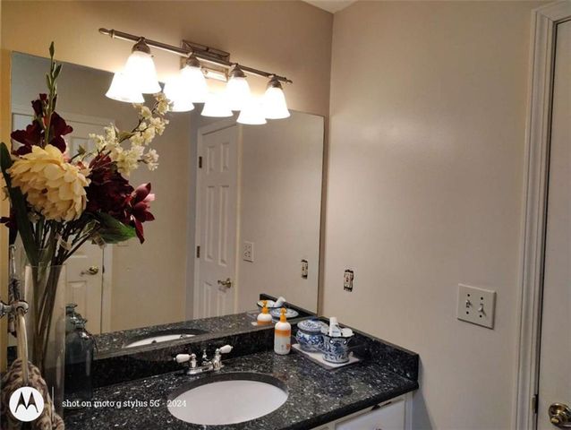 5121 Huntshire Lane, Lilburn, GA 30047