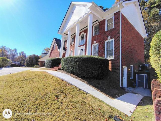 5121 Huntshire Lane, Lilburn, GA 30047