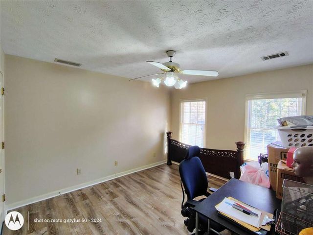 5121 Huntshire Lane, Lilburn, GA 30047