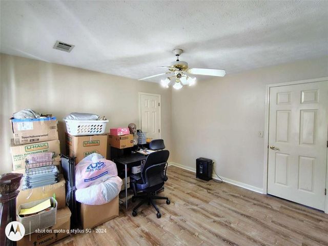 5121 Huntshire Lane, Lilburn, GA 30047