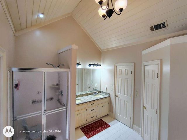 5121 Huntshire Lane, Lilburn, GA 30047