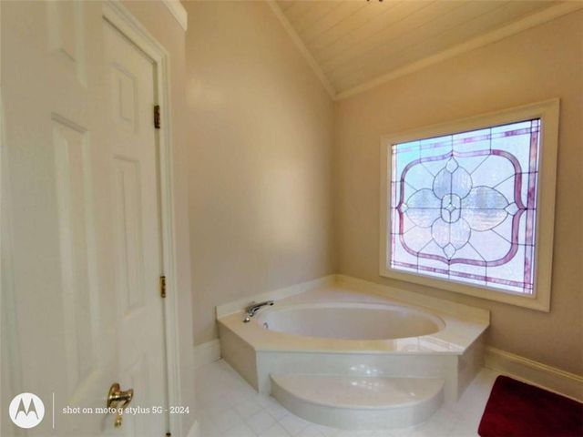 5121 Huntshire Lane, Lilburn, GA 30047