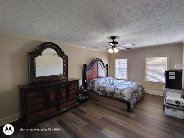 5121 Huntshire Lane, Lilburn, GA 30047