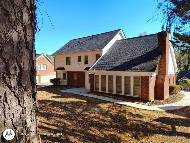 5121 Huntshire Lane, Lilburn, GA 30047