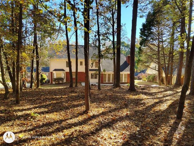 5121 Huntshire Lane, Lilburn, GA 30047