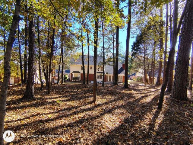 5121 Huntshire Lane, Lilburn, GA 30047