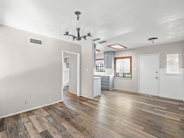 303 W Fedora Avenue, Fresno, CA 93705