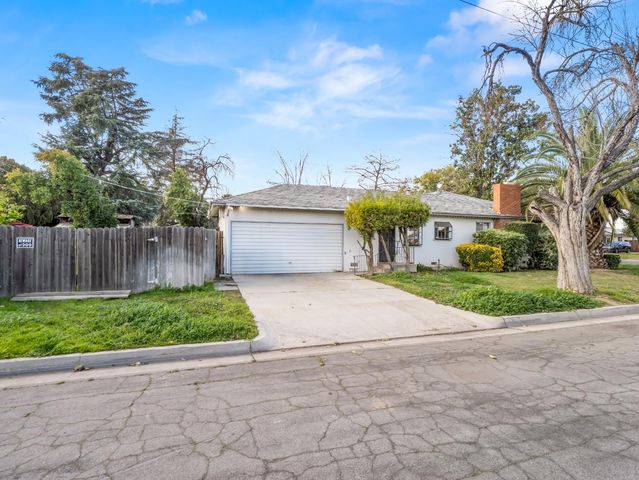 303 W Fedora Avenue, Fresno, CA 93705