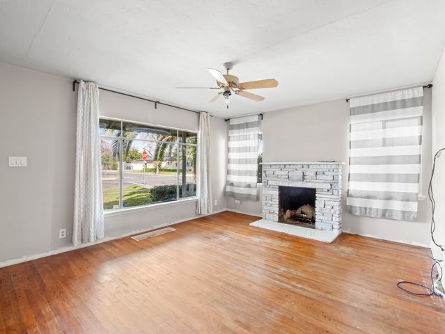 303 W Fedora Avenue, Fresno, CA 93705