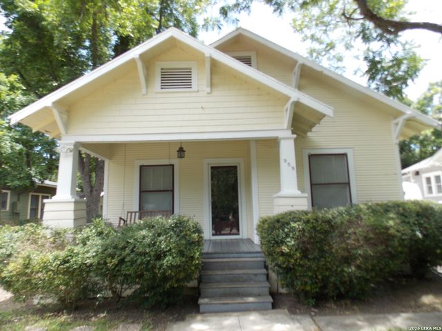959 Lee Street, New Braunfels, TX 78130