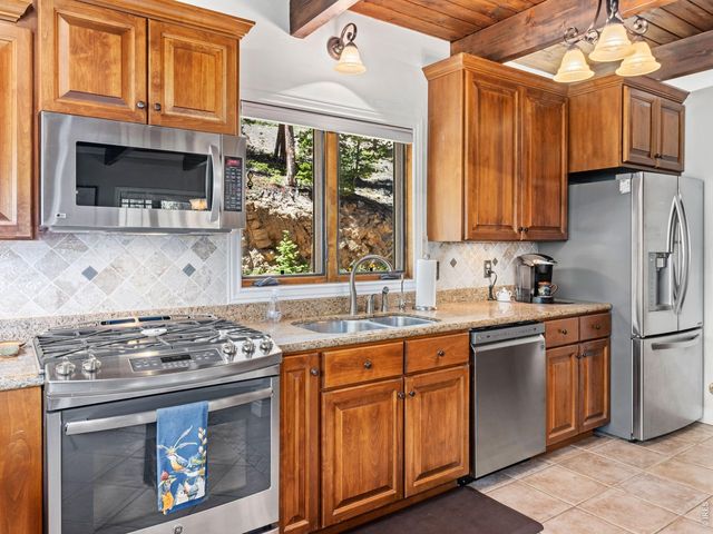 1705 Hummingbird Dr, Estes Park, CO 80517