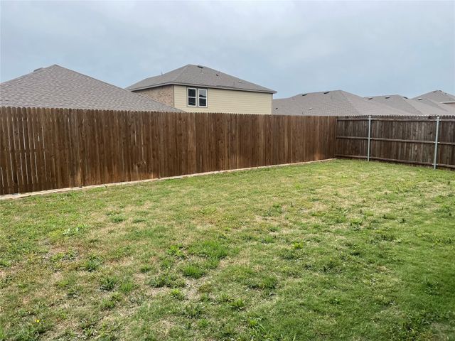 5621 Mcmahan Lane, Fort Worth, TX 76036