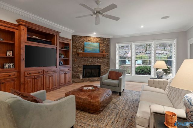 141 Brooks Circle, Brownsboro, AL 35741