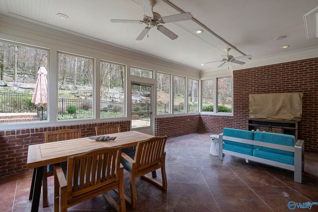 141 Brooks Circle, Brownsboro, AL 35741