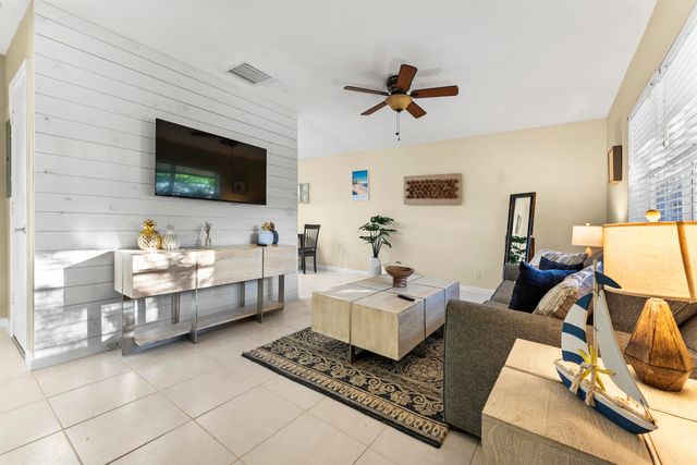 630 Allen Avenue B, Delray Beach, FL 33483