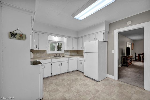 6854 Hillway Avenue NW, North Canton, OH 44720