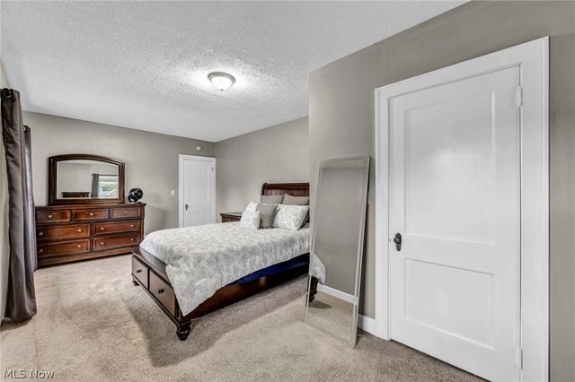 6854 Hillway Avenue NW, North Canton, OH 44720