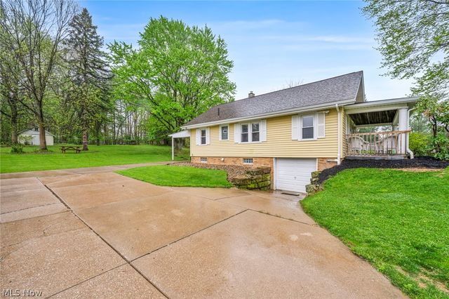 6854 Hillway Avenue NW, North Canton, OH 44720